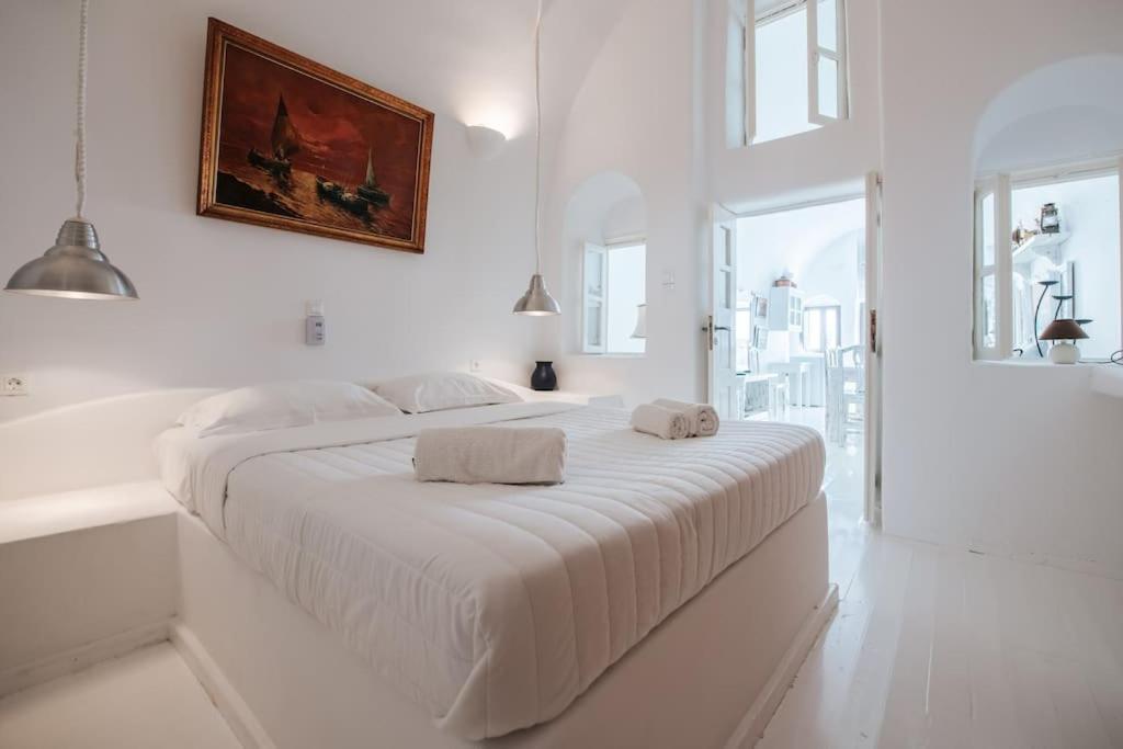 Astrea Suites "Ostria Cave Villa-Outdoor Jacuzzi" Οία Εξωτερικό φωτογραφία