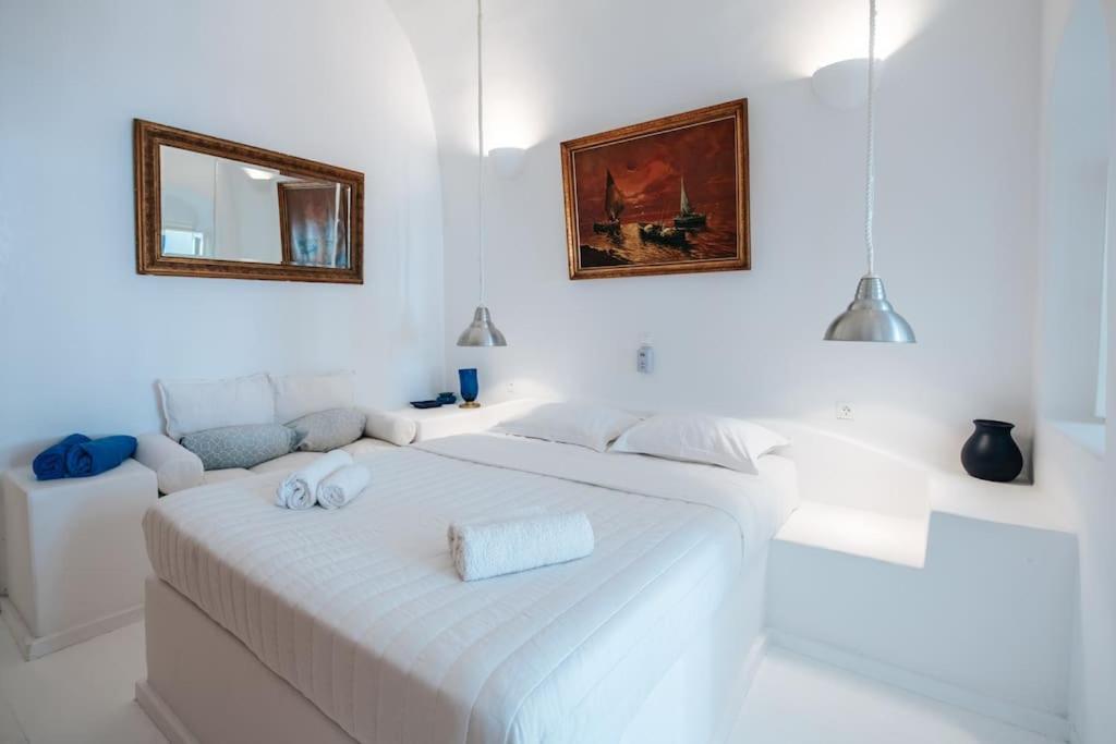 Astrea Suites "Ostria Cave Villa-Outdoor Jacuzzi" Οία Εξωτερικό φωτογραφία