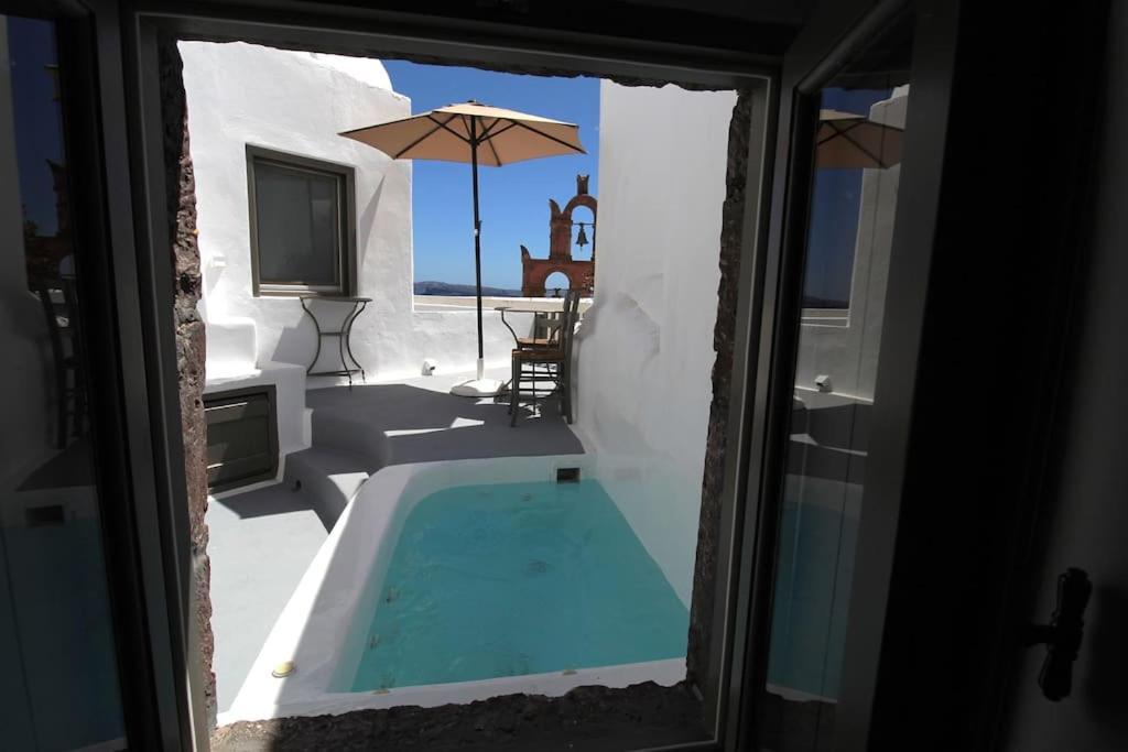 Astrea Suites "Ostria Cave Villa-Outdoor Jacuzzi" Οία Εξωτερικό φωτογραφία